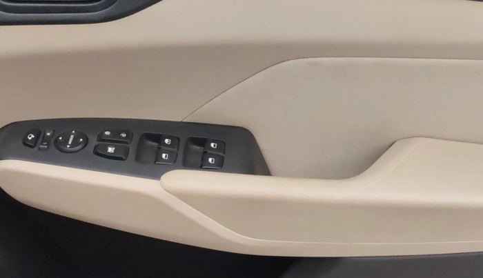 2019 Hyundai Verna 1.6 VTVT SX, Petrol, Manual, 41,403 km, Driver Side Door Panels Control