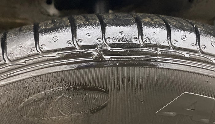 2013 Maruti Swift VDI, Diesel, Manual, 1,38,494 km, Right Front Tyre Tread