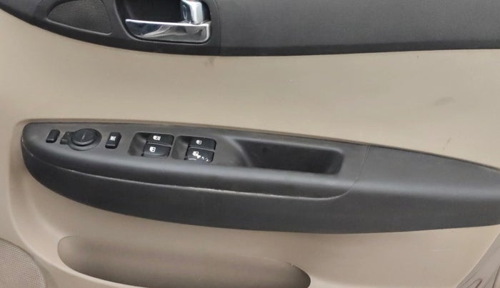 2014 Hyundai Elite i20 ASTA 1.2, Petrol, Manual, 90,634 km, Driver Side Door Panels Control