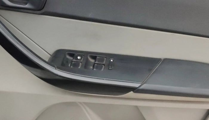 2019 Tata Tiago XZA PETROL, Petrol, Automatic, 1,00,738 km, Driver Side Door Panels Control