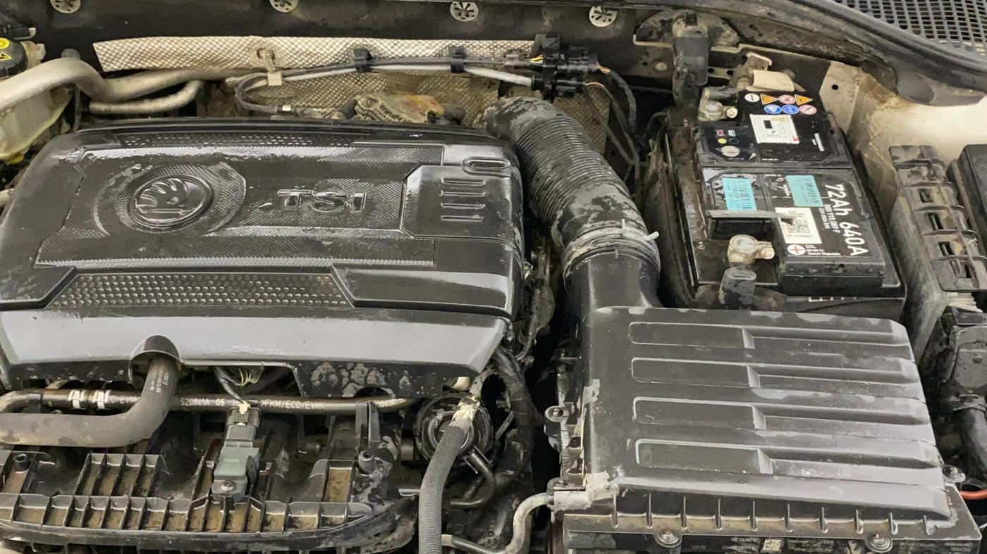 2019 Skoda Octavia L&K 1.8 TSI AT, Petrol, Automatic, 1,39,147 km, Engine View - Left