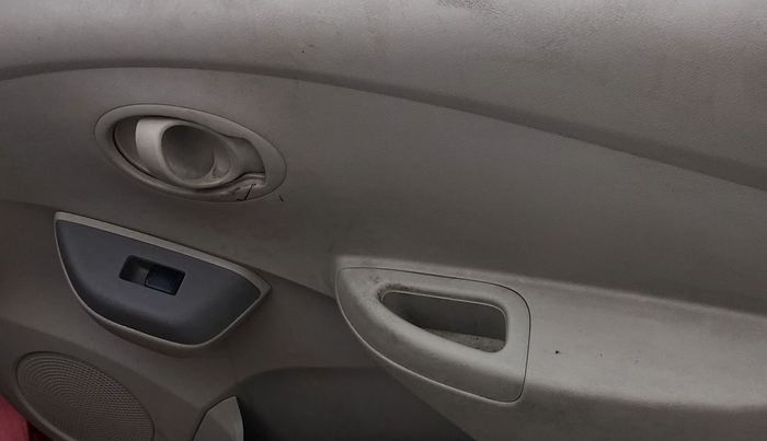 2015 Datsun Go T, Petrol, Manual, 79,487 km, Driver Side Door Panels Control