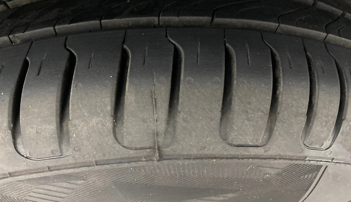 2022 KIA SONET HTX 1.0 IMT, Petrol, Manual, 89,713 km, Right Rear Tyre Tread