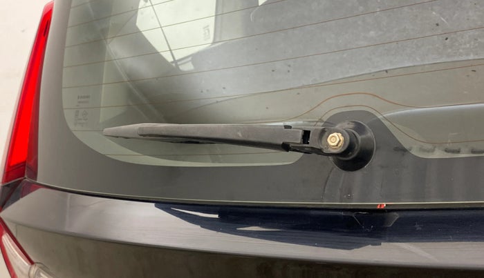 2020 Maruti XL6 ALPHA MT, Petrol, Manual, 1,39,988 km, Rear Wiper
