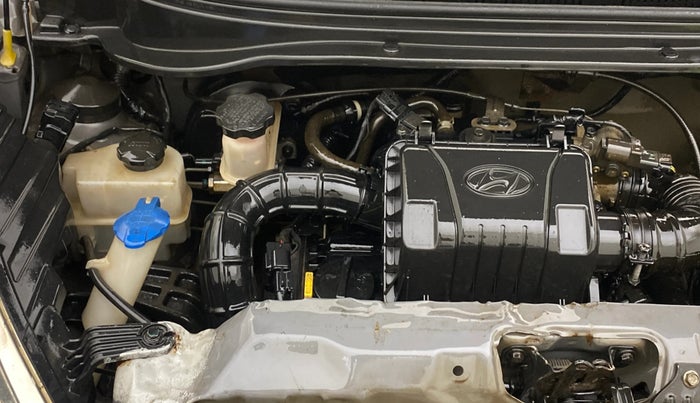 2016 Hyundai Eon MAGNA +, Petrol, Manual, 1,36,063 km, Engine View - Right