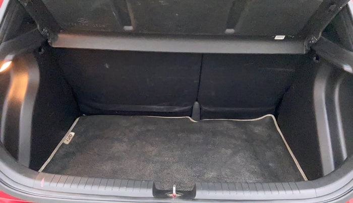 2017 Hyundai Elite i20 ASTA 1.2 (O), Petrol, Manual, 33,184 km, Boot Inside
