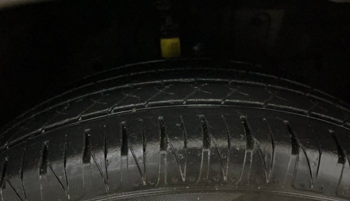 2014 Honda City 1.5L I-VTEC V MT, Petrol, Manual, 50,237 km, Right Front Tyre Tread