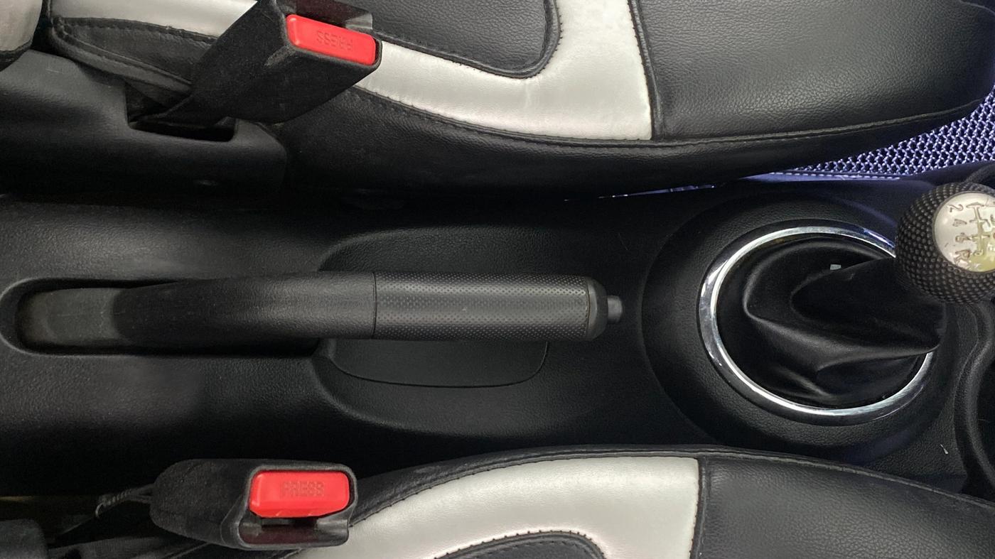 2017 Honda BR-V 1.5L I-VTEC S, Petrol, Manual, 58,395 km, Gear Lever