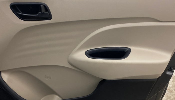 2021 Hyundai NEW SANTRO MAGNA, Petrol, Manual, 77,117 km, Driver Side Door Panels Control