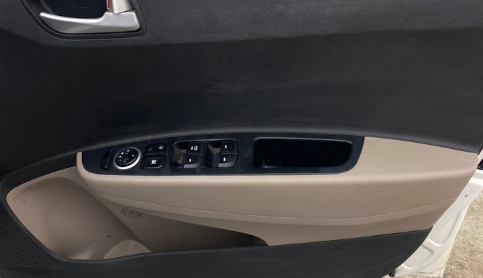 2016 Hyundai Xcent S 1.2 SPECIAL EDITION, Petrol, Manual, 74,812 km, Driver Side Door Panels Control