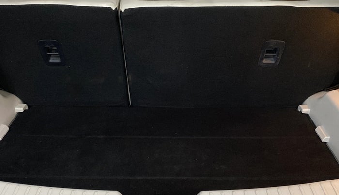 2019 Mahindra XUV300 W8 (O) 1.5 DIESEL, Diesel, Manual, 57,422 km, Boot Inside