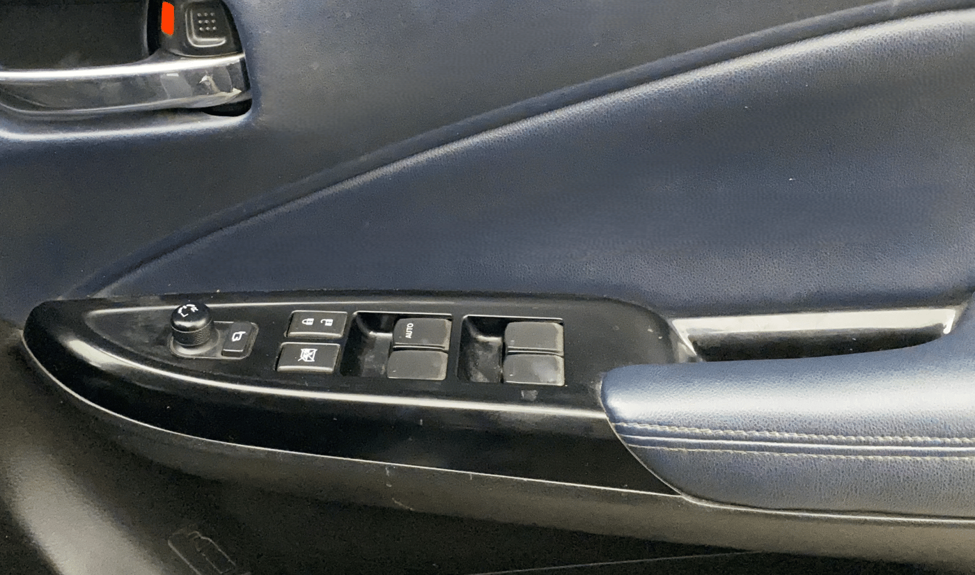 2022 Maruti Baleno ALPHA PETROL 1.2, Petrol, Manual, 1,24,322 km, Driver Side Door Panels Control