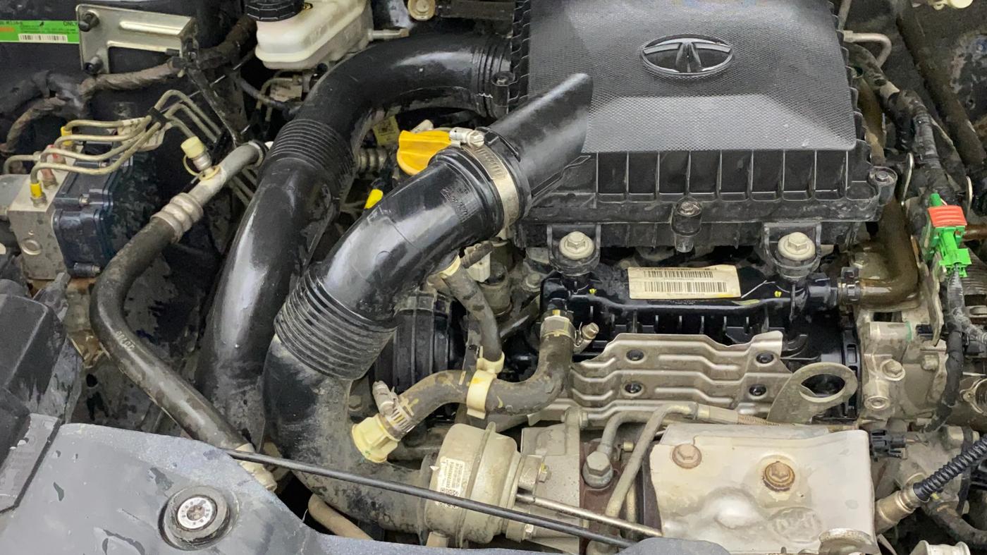 2018 Tata NEXON XMA PETROL, Petrol, Automatic, 72,421 km, Engine View - Right