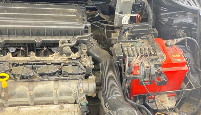 2014 Skoda Rapid ELEGANCE 1.6 MPI MT, Petrol, Manual, 80,416 km, Engine View - Left