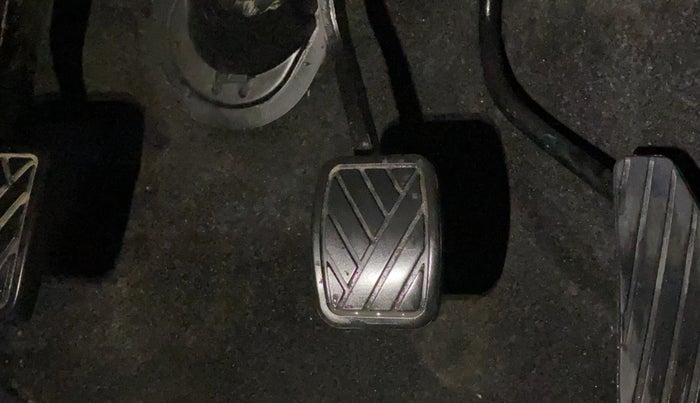 2018 Maruti Wagon R 1.0 LXI CNG, CNG, Manual, 52,746 km, Pedals