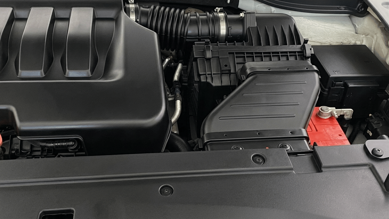 2021 Mahindra XUV700 AX 7 P AT 7 STR, Petrol, Automatic, 66,993 km, Engine View - Left