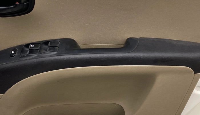 2014 Hyundai i10 MAGNA 1.1, Petrol, Manual, 85,092 km, Driver Side Door Panels Control