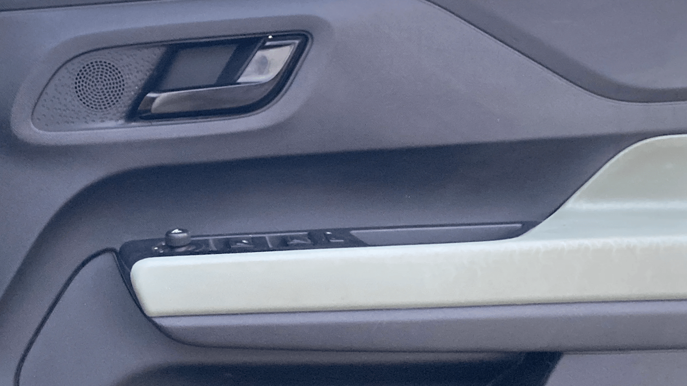 2022 Tata PUNCH ADVENTURE MT, Petrol, Manual, 29,257 km, Driver Side Door Panels Control