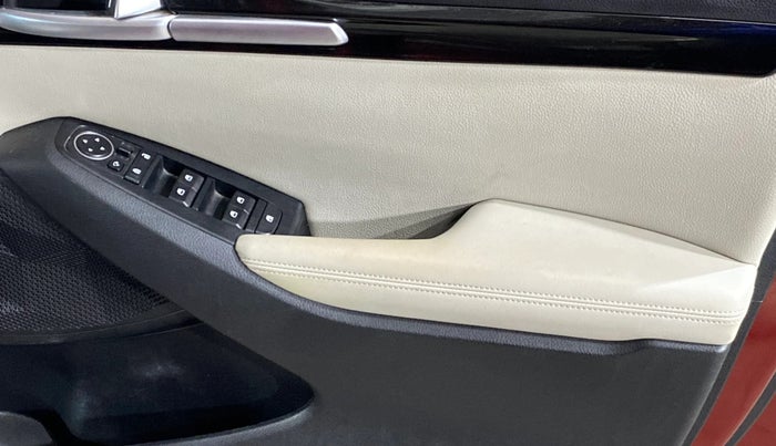 2020 KIA SELTOS HTX 1.5 PETROL, Petrol, Manual, 1,04,109 km, Driver Side Door Panels Control