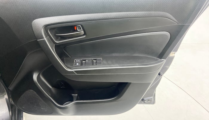 2021 Maruti Vitara Brezza LXI, Petrol, Manual, 14,947 km, Driver Side Door Panels Control