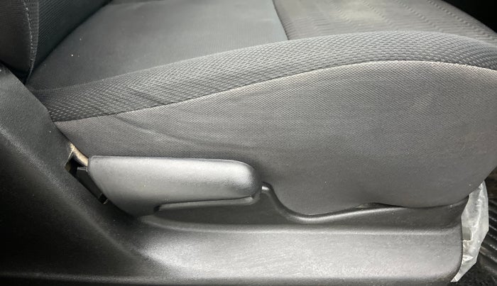2021 Maruti Vitara Brezza LXI, Petrol, Manual, 14,947 km, Driver Side Adjustment Panel