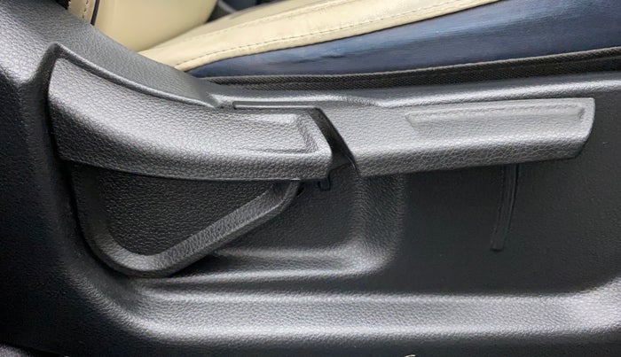 2022 KIA CARENS LUXURY 1.4 PETROL 7 STR, Petrol, Manual, 25,192 km, Driver Side Adjustment Panel