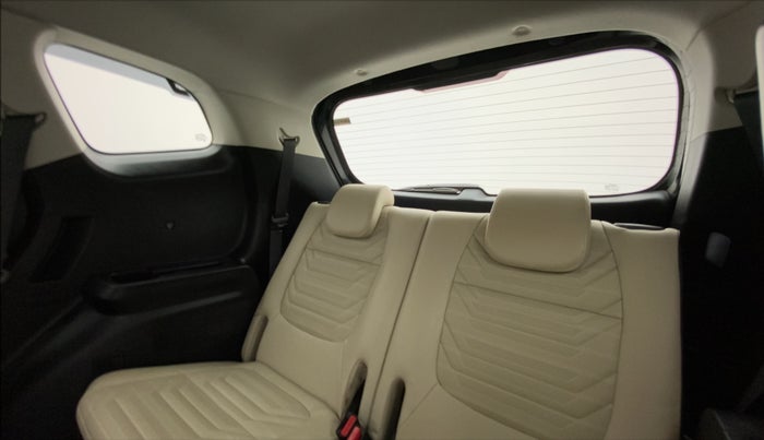 2022 KIA CARENS LUXURY 1.4 PETROL 7 STR, Petrol, Manual, 25,192 km, Third Seat Row ( optional )