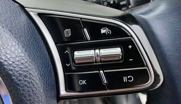 2022 KIA CARENS LUXURY 1.4 PETROL 7 STR, Petrol, Manual, 25,192 km, Adaptive Cruise Control