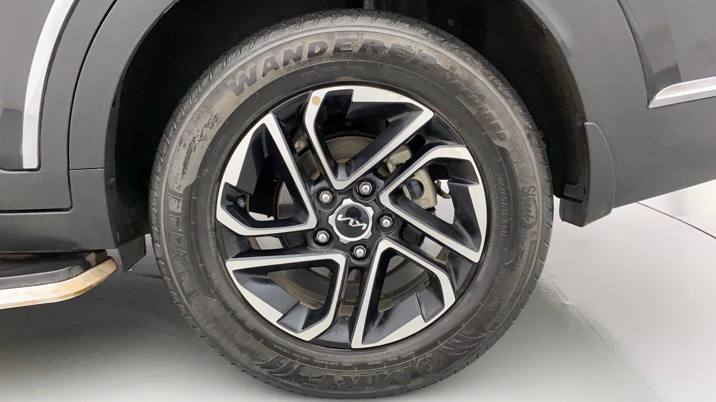 2022 KIA CARENS LUXURY 1.4 PETROL 7 STR, Petrol, Manual, 25,192 km, Left Rear Wheel