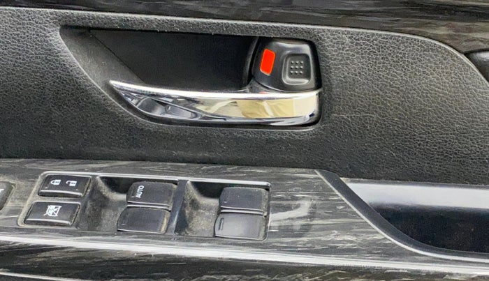 2022 Maruti XL6 ZETA MT, Petrol, Manual, 69,267 km, Driver Side Door Panels Control