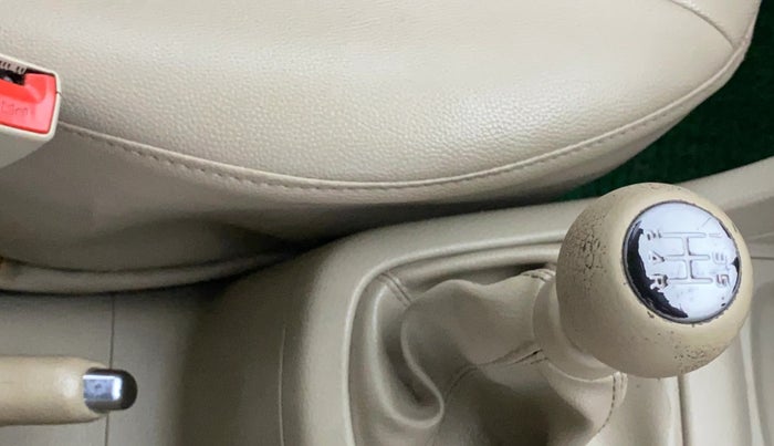 2014 Maruti Ertiga VXI, Petrol, Manual, 69,572 km, Gear Lever