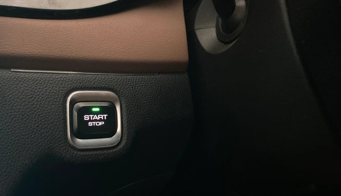 2024 MG HECTOR PLUS SHARP PRO 2.0 TURBO DIESEL 7 STR, Diesel, Manual, 25,742 km, Keyless Start/ Stop Button