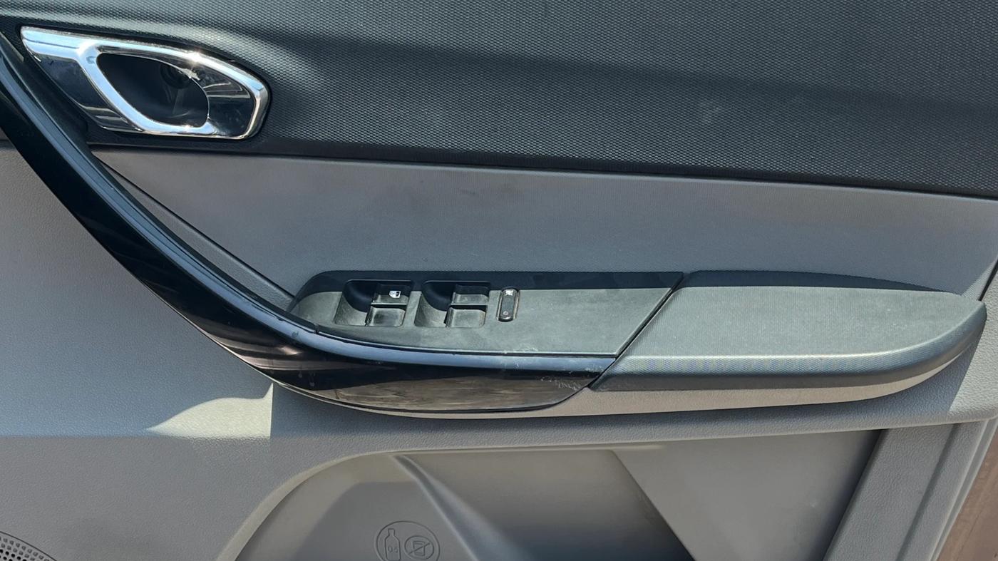 2018 Tata Tiago XZA PETROL, Petrol, Automatic, 71,008 km, Driver Side Door Panels Control