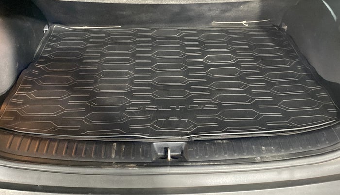 2021 KIA SELTOS HTK PLUS 1.5 DIESEL, Diesel, Manual, 1,00,820 km, Boot Inside