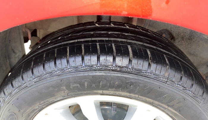 2017 Tata Tiago XZ PETROL, Petrol, Manual, 33,515 km, Right Rear Tyre Tread