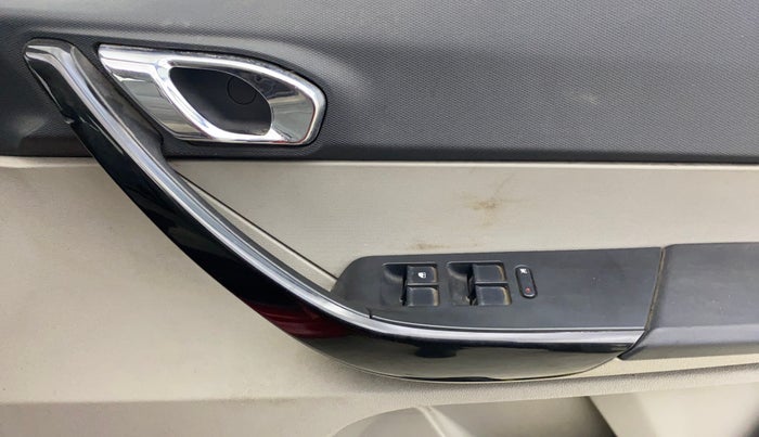 2017 Tata Tiago XZ PETROL, Petrol, Manual, 33,515 km, Driver Side Door Panels Control