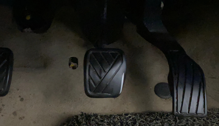 2016 Maruti Swift Dzire VDI (O), Diesel, Manual, 75,640 km, Pedals