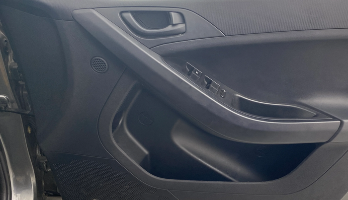 2024 Tata NEXON Smart + 1.5, Diesel, Manual, 19,983 km, Driver Side Door Panels Control