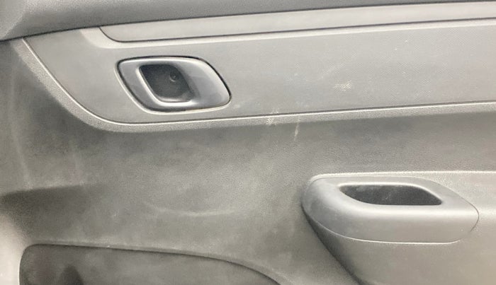 2017 Renault Kwid RXT 1.0, Petrol, Manual, 12,607 km, Driver Side Door Panels Control