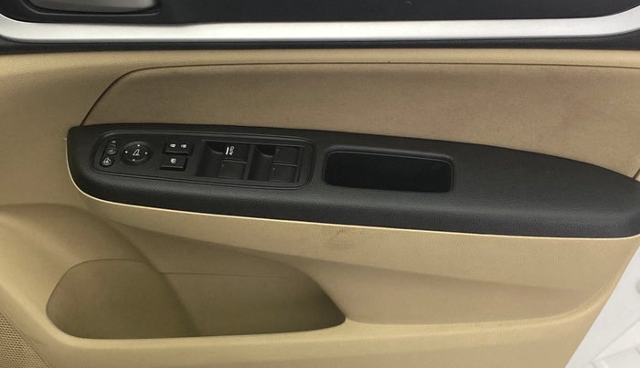 2022 Honda Amaze 1.2L I-VTEC VX, Petrol, Manual, 13,455 km, Driver Side Door Panels Control