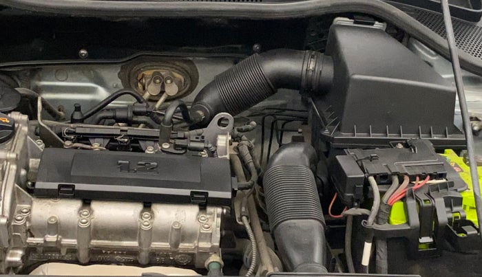 2012 Volkswagen Polo HIGHLINE1.2L, Petrol, Manual, 60,711 km, Engine View - Left