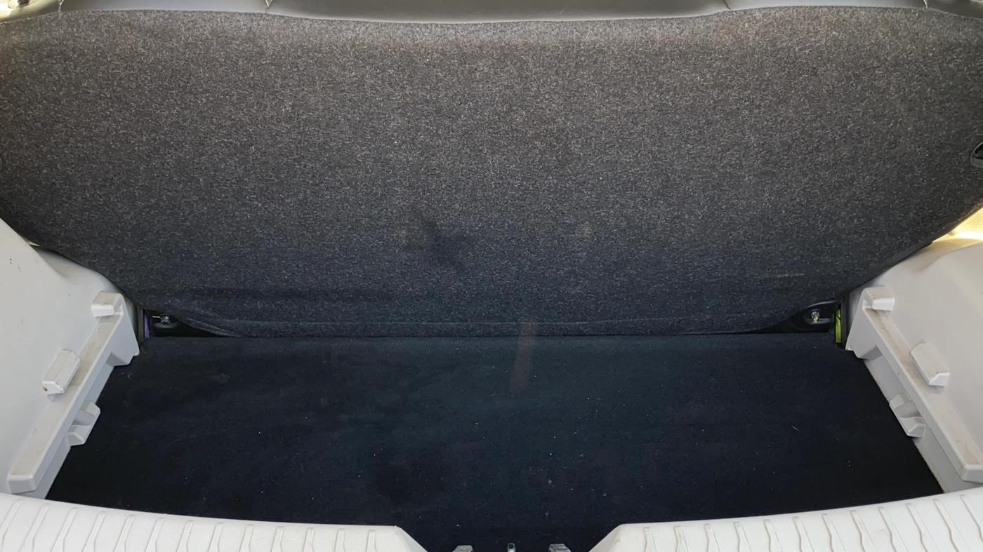 2023 Mahindra XUV300 W6 1.2 PETROL AMT, Petrol, Automatic, 43,246 km, Boot Inside
