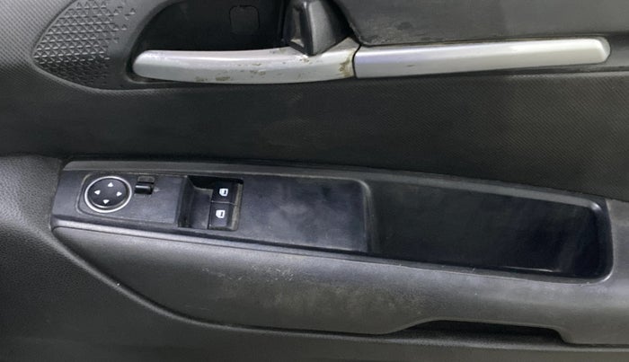 2021 KIA SONET HTE 1.5, Diesel, Manual, 88,175 km, Driver Side Door Panels Control