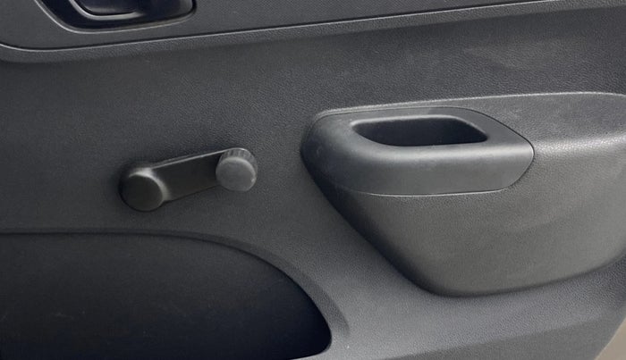 2015 Renault Kwid RXL, Petrol, Manual, 63,102 km, Driver Side Door Panels Control