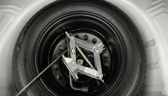 2015 Toyota Etios CROSS 1.2 G, Petrol, Manual, 1,16,991 km, Spare Tyre