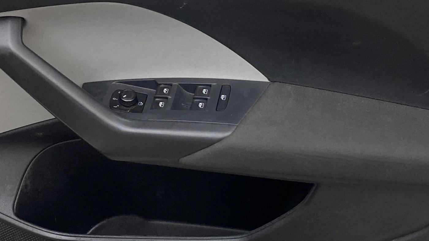 2022 Skoda KUSHAQ AMBITION 1.0L TSI MT, Petrol, Manual, 40,182 km, Driver Side Door Panels Control