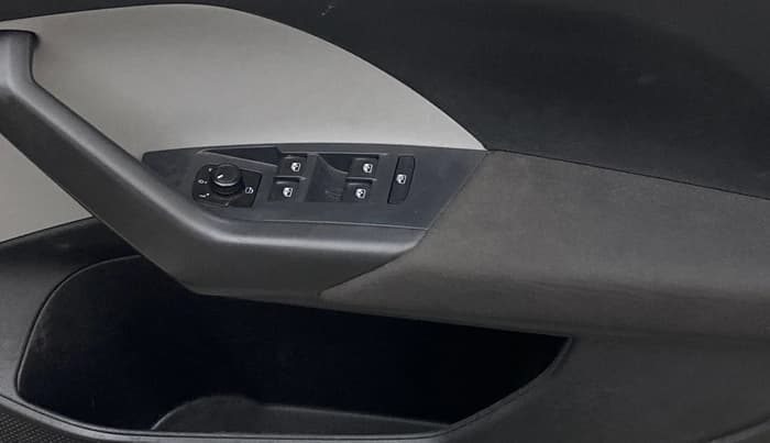 2022 Skoda KUSHAQ AMBITION 1.0L TSI MT, Petrol, Manual, 40,182 km, Driver Side Door Panels Control