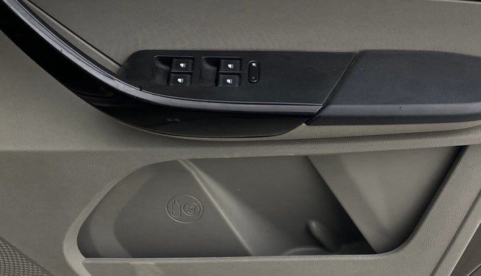 2017 Tata Tiago XZA PETROL, Petrol, Automatic, 66,985 km, Driver Side Door Panels Control