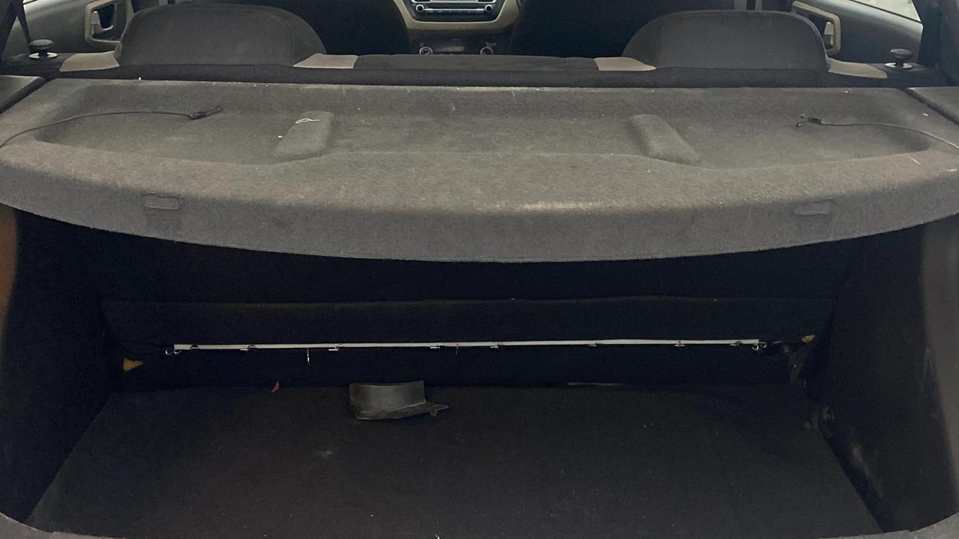 2015 Hyundai Elite i20 SPORTZ 1.2 (O), Petrol, Manual, 1,34,355 km, Boot Inside
