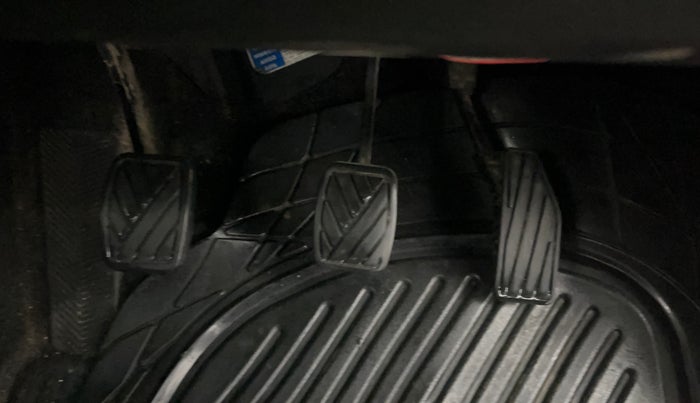 2018 Maruti Baleno SIGMA PETROL 1.2, Petrol, Manual, 72,987 km, Pedals